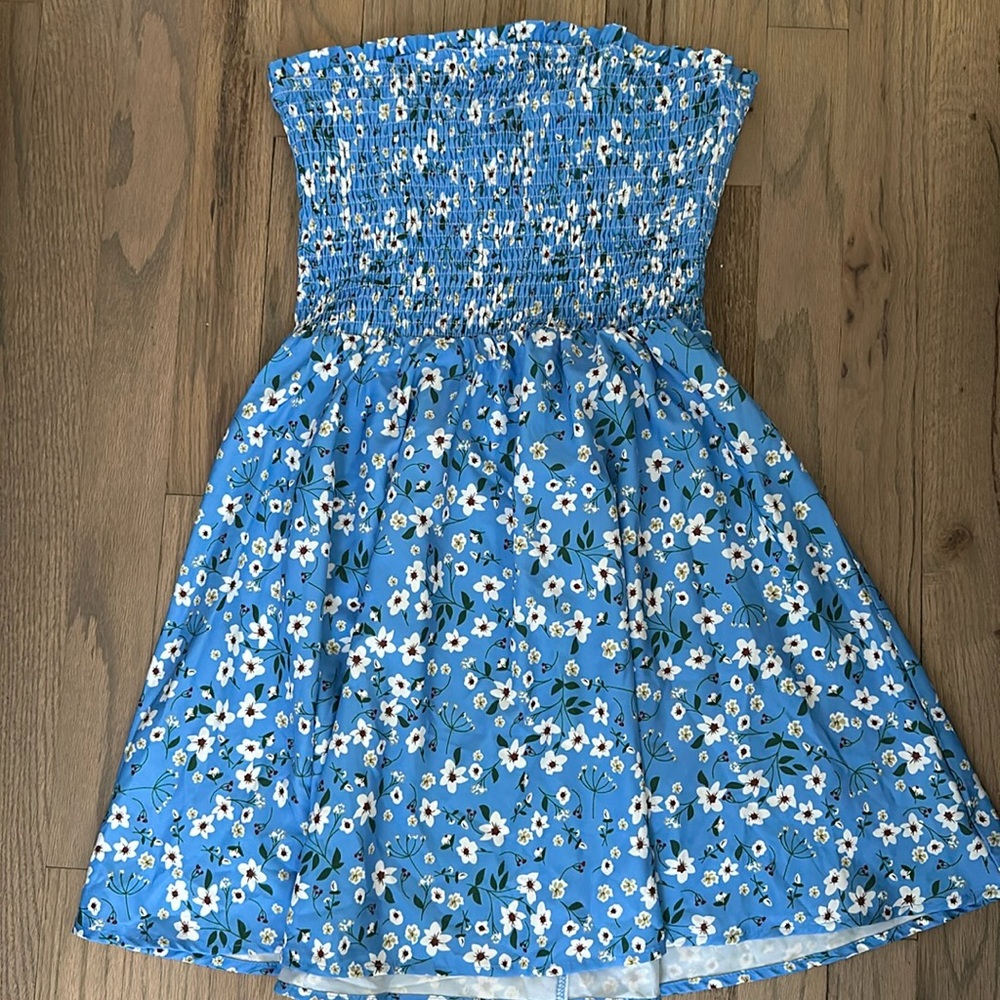Floral strapless dress